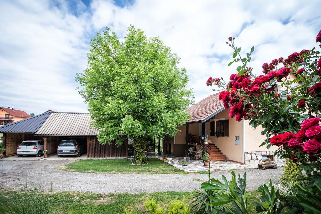 Apartment Tomasevic สลูน ภายนอก รูปภาพ