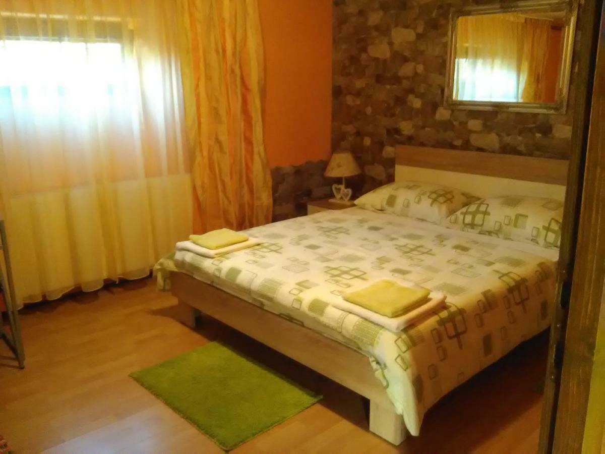 Apartment Tomasevic สลูน ภายนอก รูปภาพ