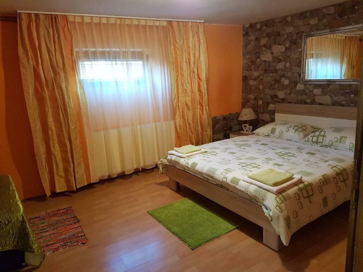 Apartment Tomasevic สลูน ภายนอก รูปภาพ